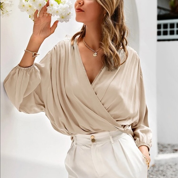 Floral print lantern long sleeve surplice crop top - Picture 7 of 9